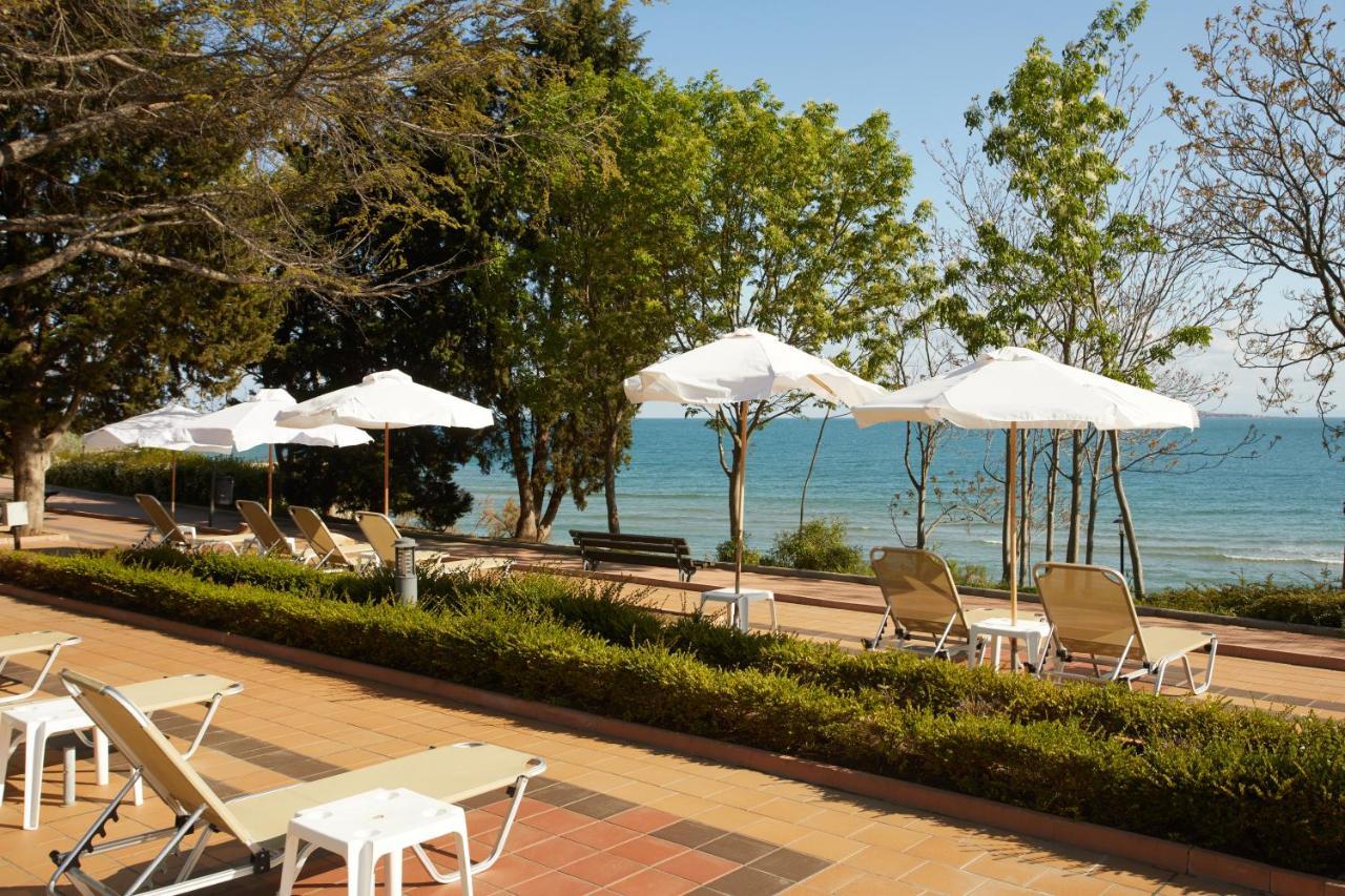 Dreams Sunny Beach Resort And Spa エクステリア 写真 The promenade of Nea Vrasna