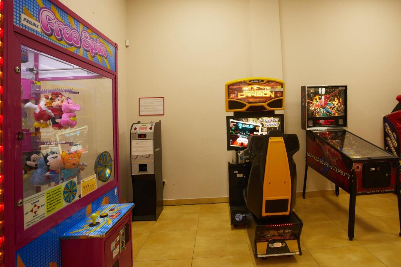 Dreams Sunny Beach Resort And Spa エクステリア 写真 Arcade games at the museum