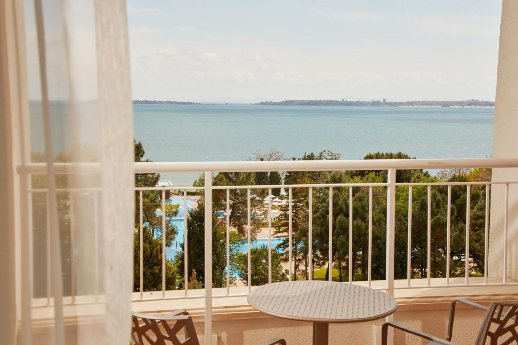 Dreams Sunny Beach Resort And Spa エクステリア 写真 View from a hotel room