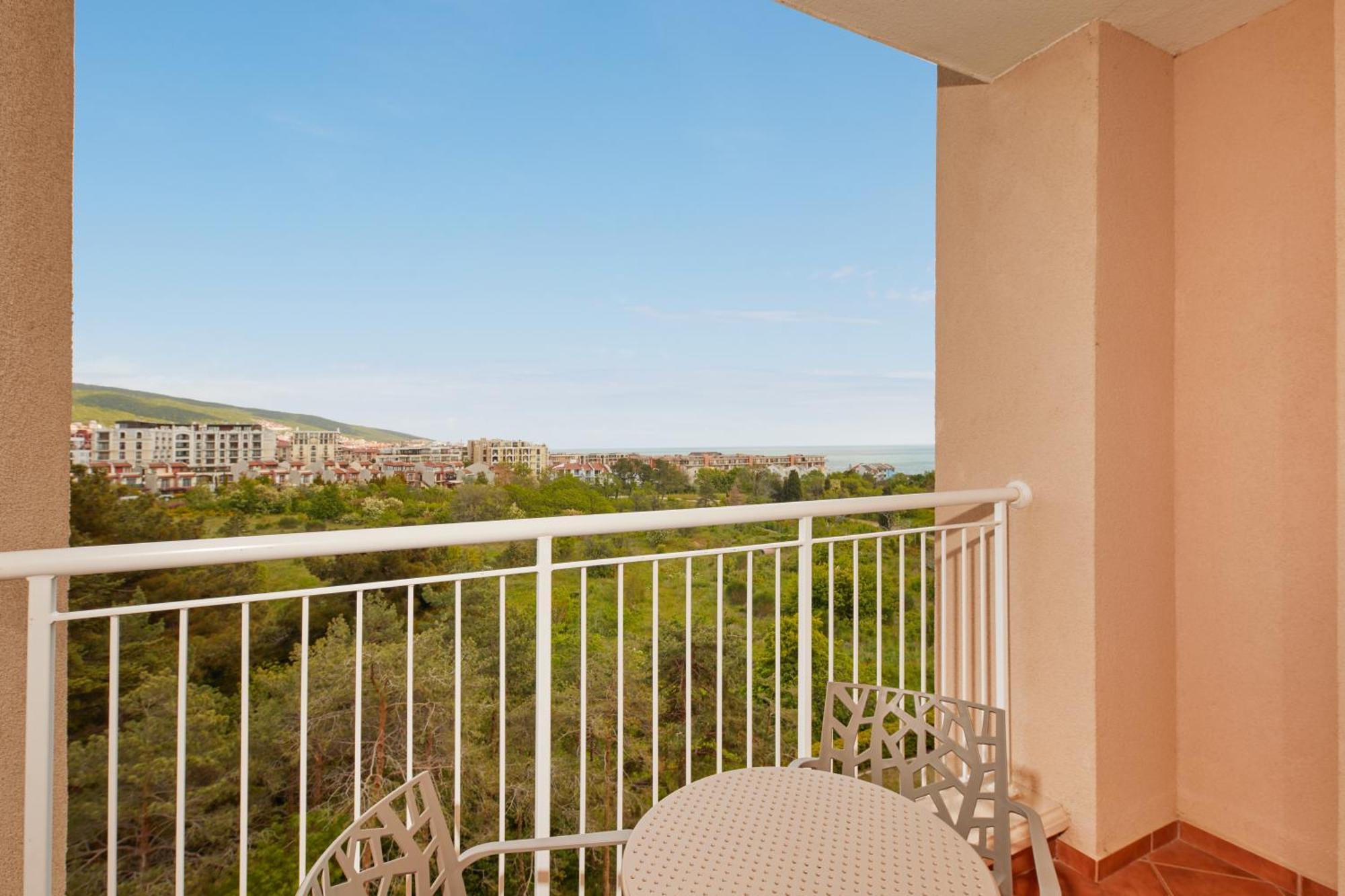 Dreams Sunny Beach Resort And Spa 部屋 写真 A balcony