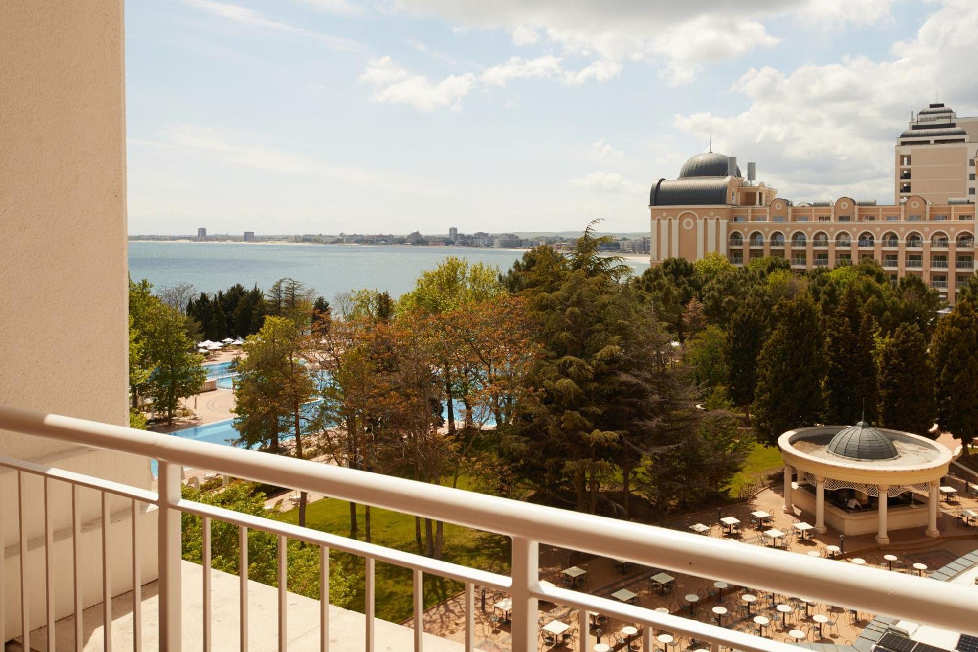 Dreams Sunny Beach Resort And Spa 部屋 写真 View of the Black Sea from the hotel