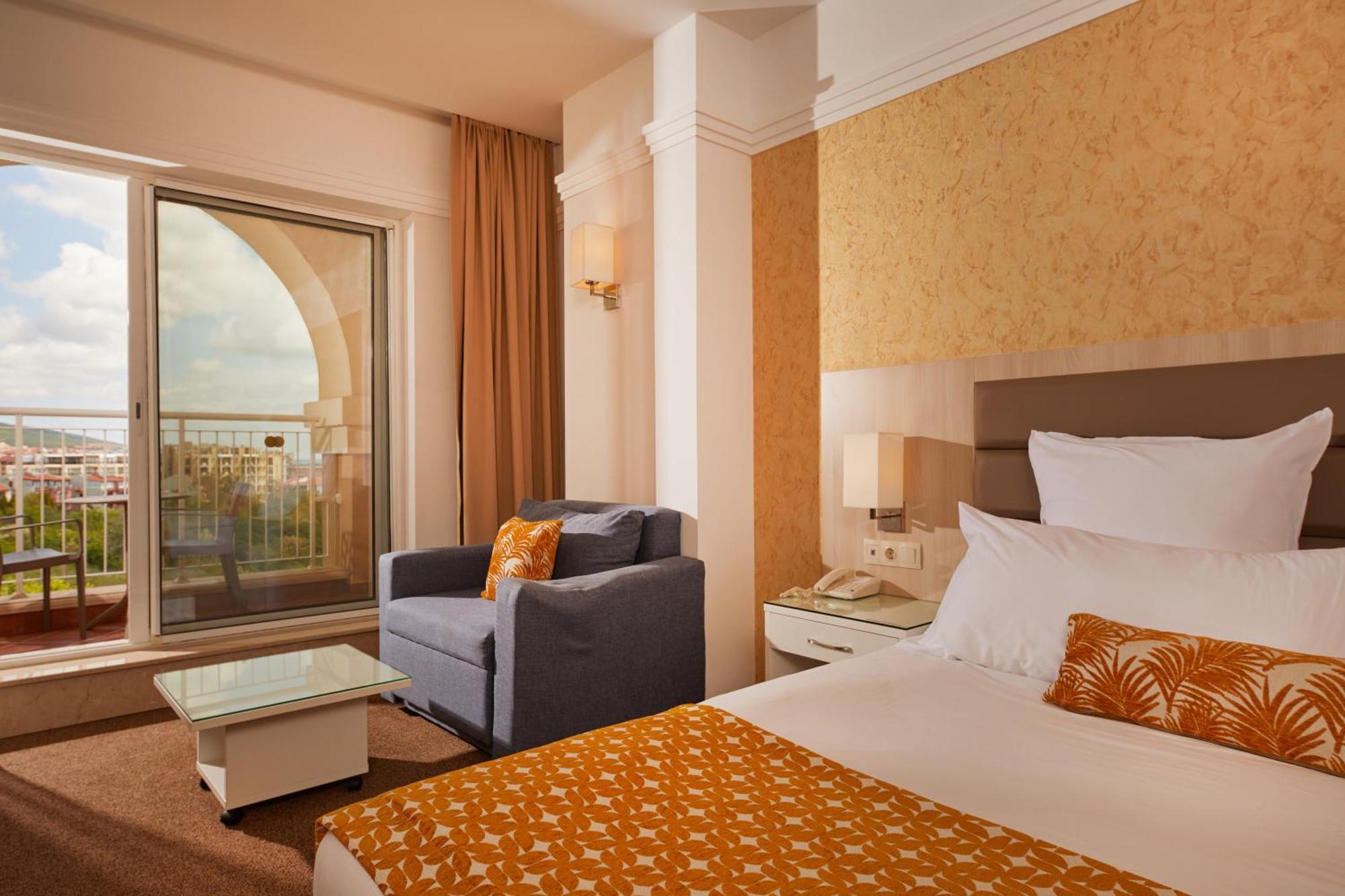 Dreams Sunny Beach Resort And Spa 部屋 写真 A room at the hotel