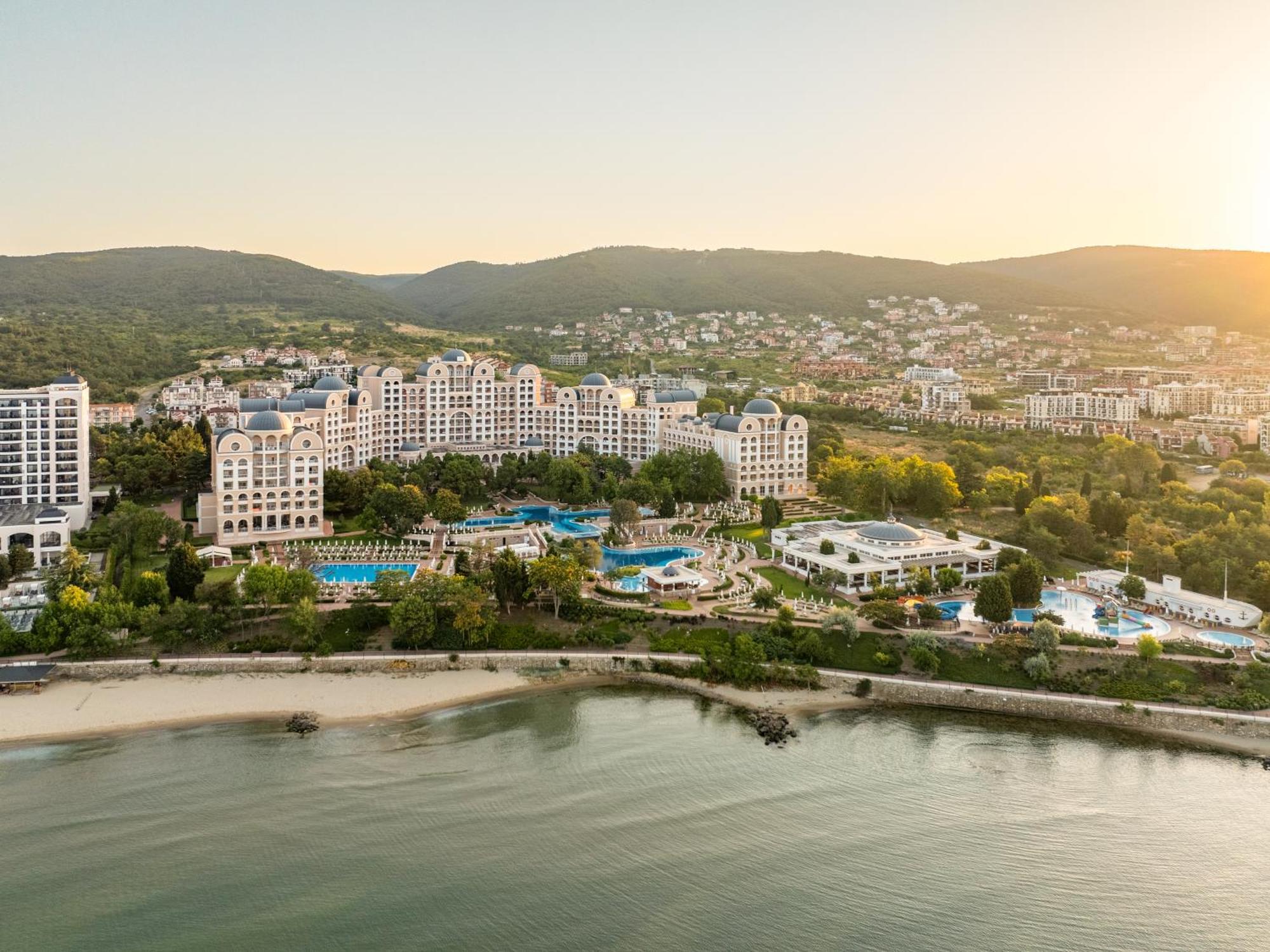 Dreams Sunny Beach Resort And Spa エクステリア 写真 The complex