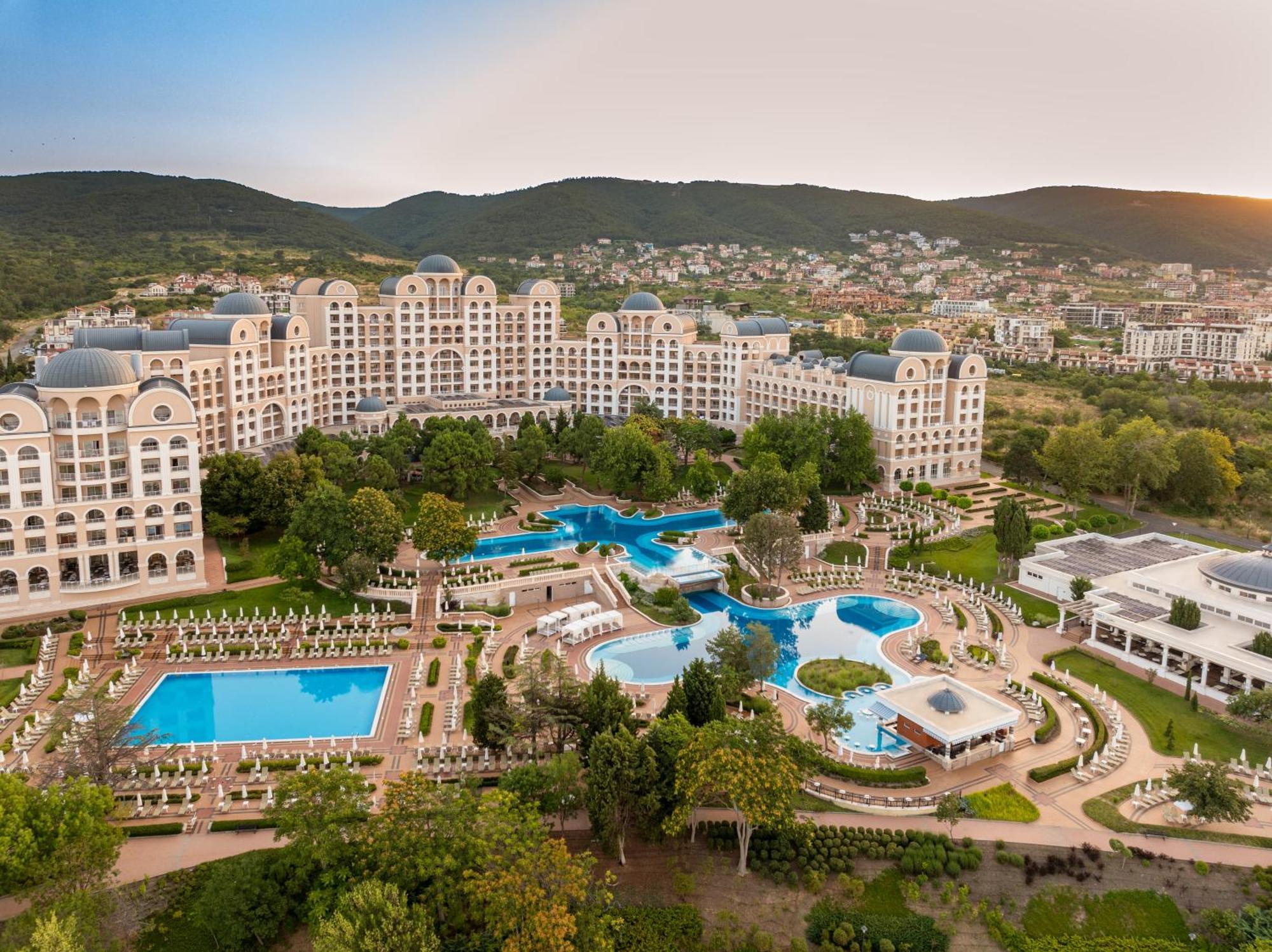 Dreams Sunny Beach Resort And Spa エクステリア 写真 The complex