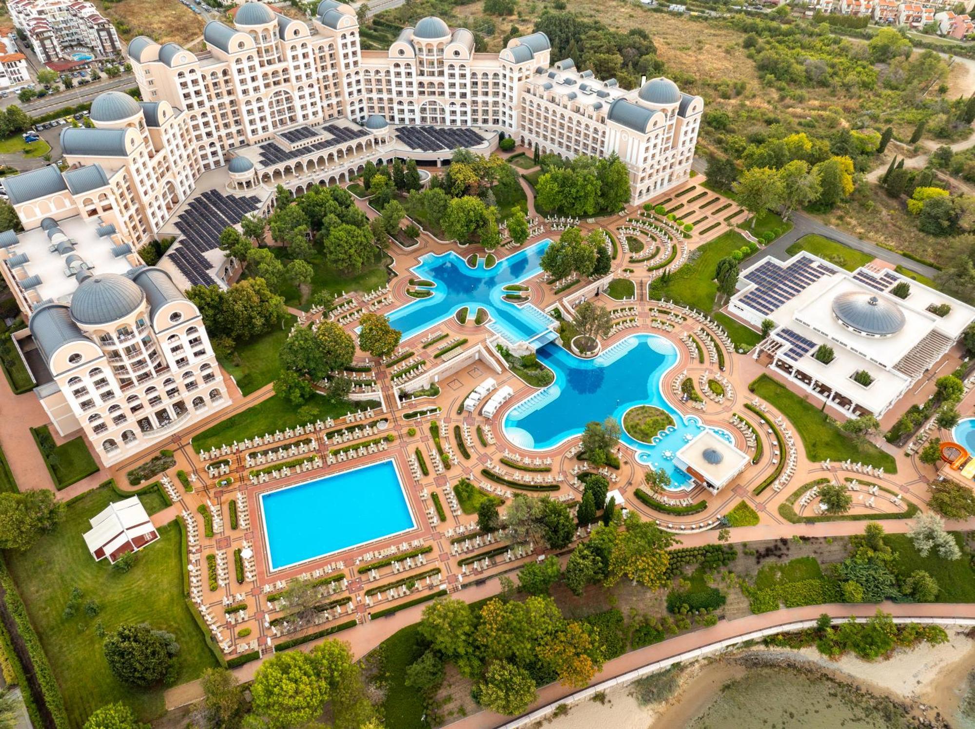 Dreams Sunny Beach Resort And Spa エクステリア 写真 The hotel from the air