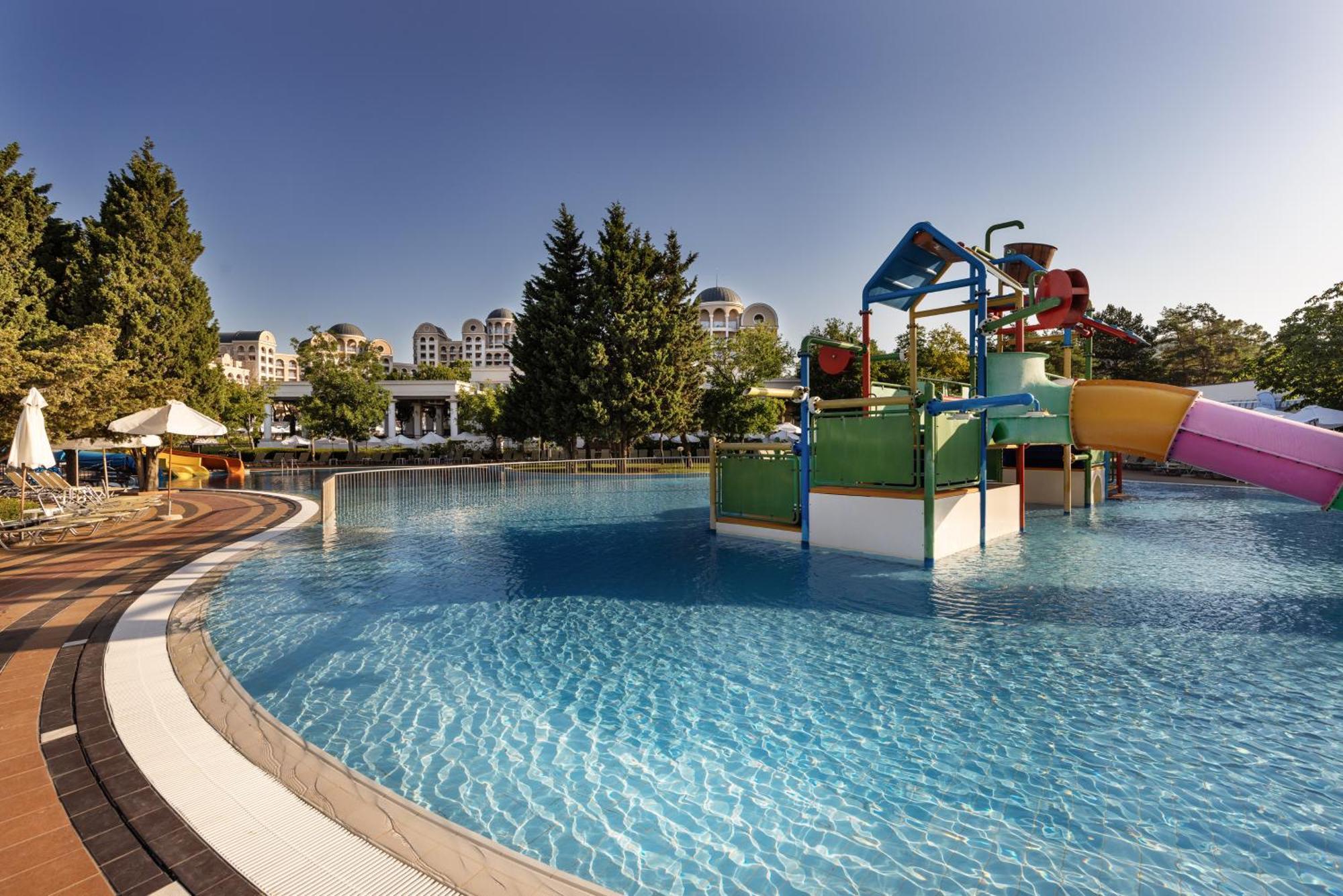 Dreams Sunny Beach Resort And Spa エクステリア 写真 The swimming pool at the hotel